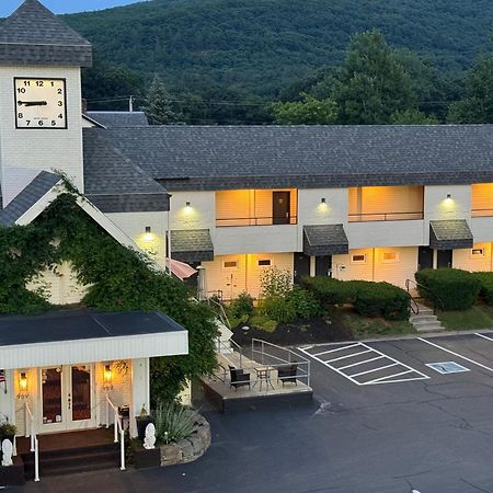 The Black Mountain Inn Братлборо Экстерьер фото