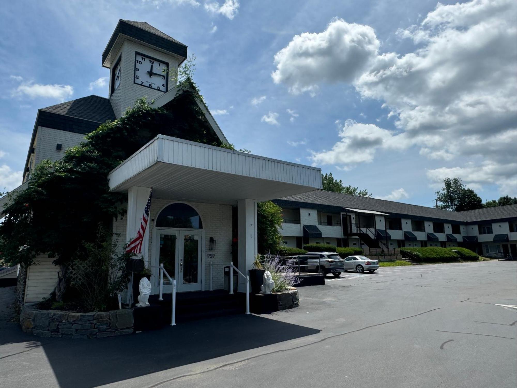 The Black Mountain Inn Братлборо Экстерьер фото